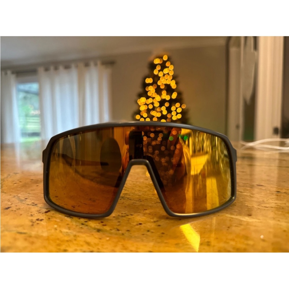 Oakley Prizm 24k Lenses, 
Matte Carbon Frame